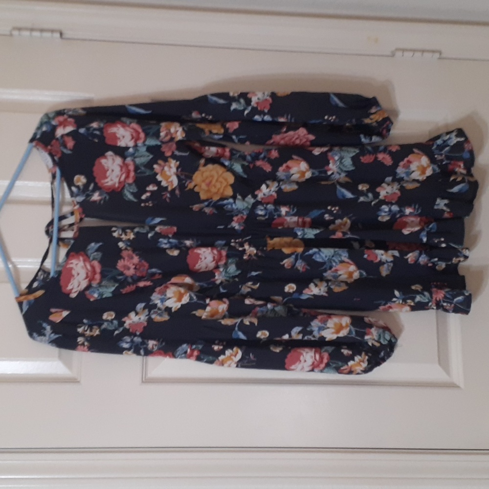 🌻5 for $20 open back floral dress